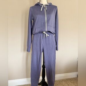 Vouri Halo Performance Hoodie & Jogger SET. XS